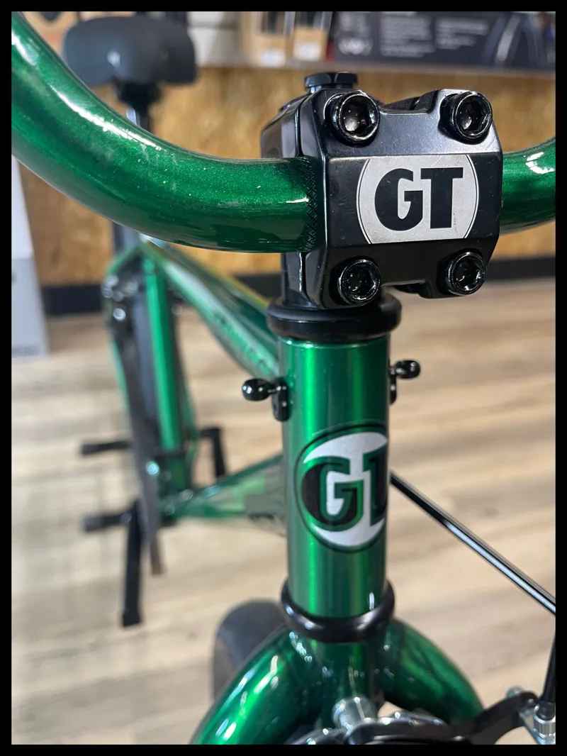 CD28-GTP29G23 GT Performer BMX 29 Green CM23B007258-6