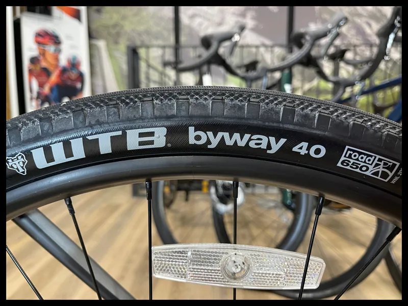 Cannondale Bad Boy 2 Disc 27.5 Hybrid Bike  X-Large Black 2021 Ex-Demo-10