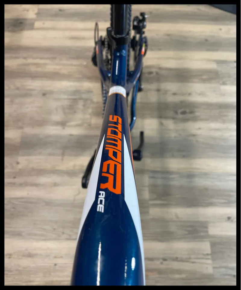 GT Stomper Ace 26in Kids Mountain Bike in Blue 2021-3