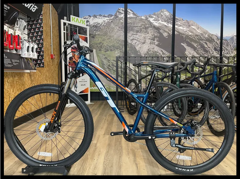 GT Stomper Ace 26in Kids Mountain Bike in Blue 2021-1