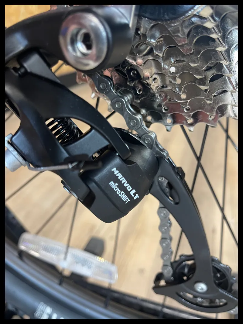 GT Bicycles Avalanche Sport Hardtail Mountain Bike Blue Medium 2023 Ex-Display-3