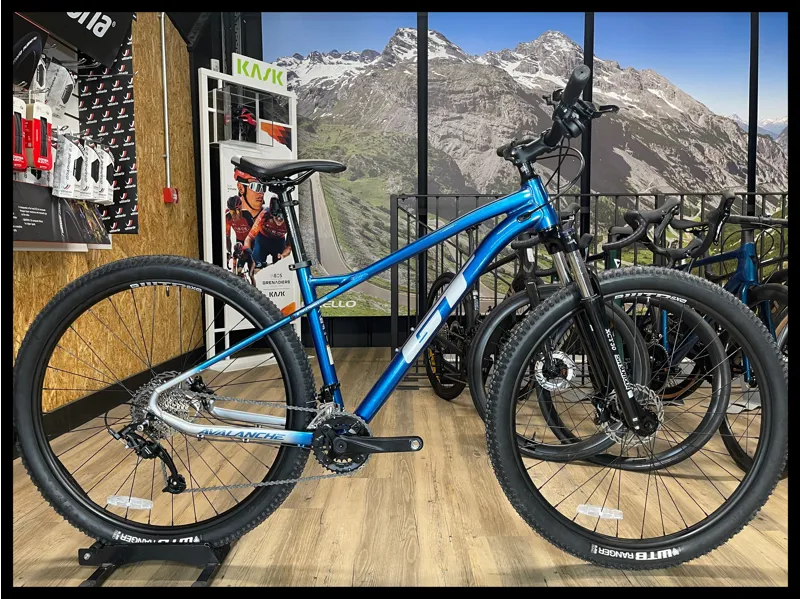 GT Bicycles Avalanche Sport Hardtail Mountain Bike Blue Medium 2023 Ex-Display