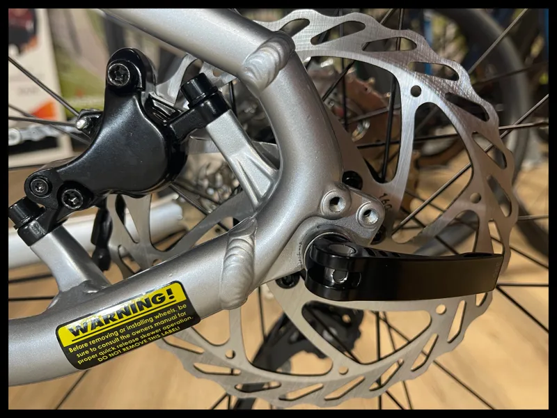 GT Bicycles Avalanche Sport Hardtail Mountain Bike Blue Medium 2023 Ex-Display-9