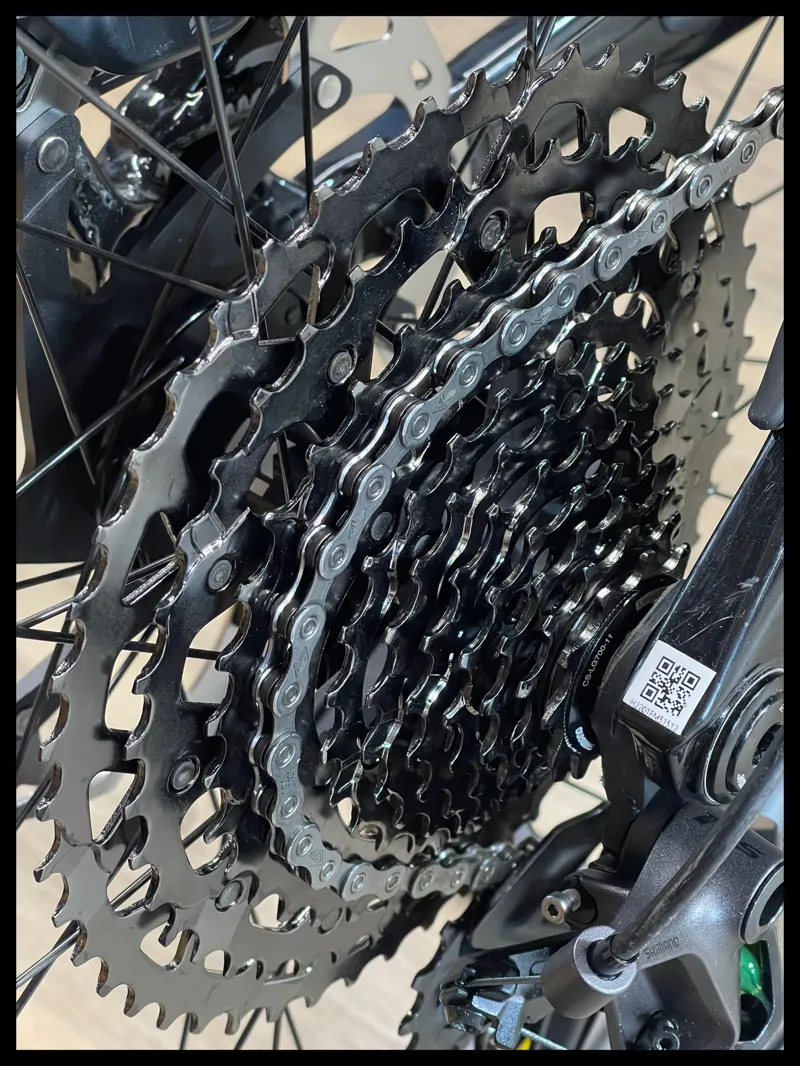 Moterra Neo Crb LT 2  297 Unisex Black Quartz  Medium 2022 Approved Used-2