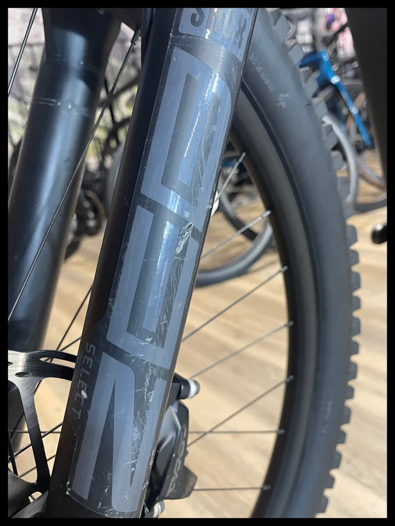 Moterra Neo Crb LT 2  297 Unisex Black Quartz  Medium 2022 Approved Used-13