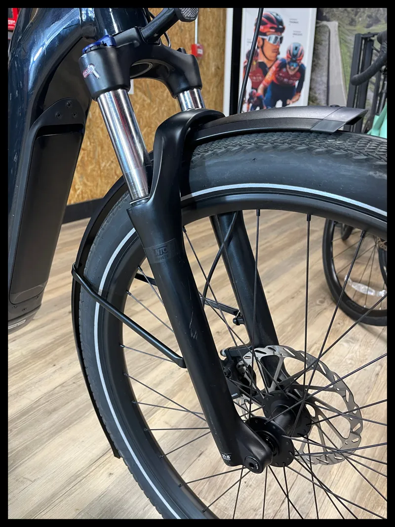 Specialized Como 4.0 Cast Black/Silver Medium 2022 Ex-Demo-6