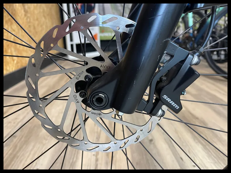 Specialized Como 4.0 Cast Black/Silver Medium 2022 Ex-Demo-7