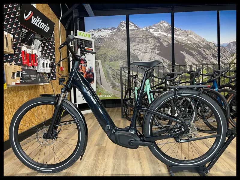 Specialized Como 4.0 Cast Black/Silver Medium 2022 Ex-Demo-1