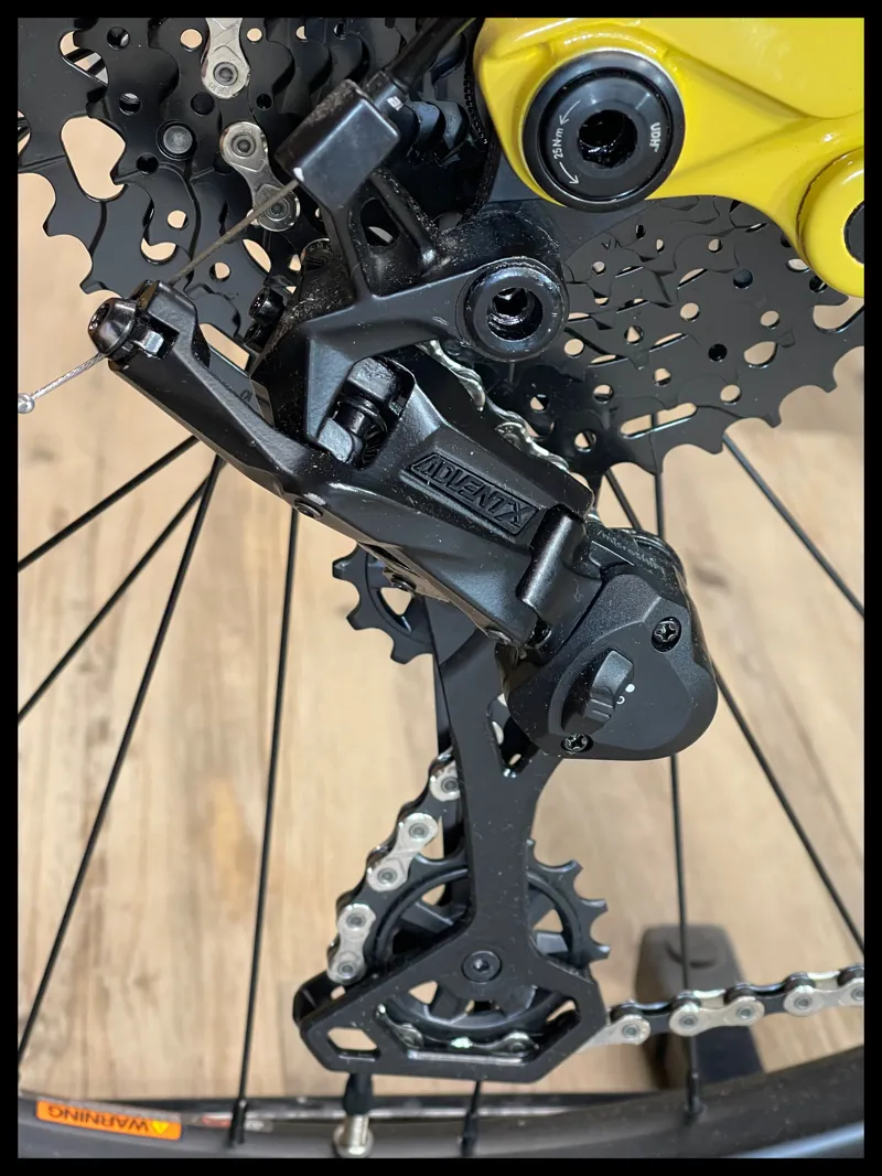 GT Zaskar FS Sport 29er Yellow Large 2023 Ex-Display-3