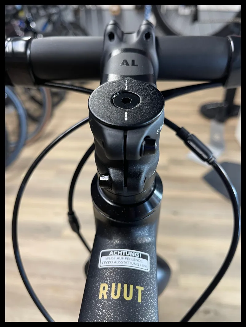 Rondo Ruut AL2 Gravel Bike Black 2024-2