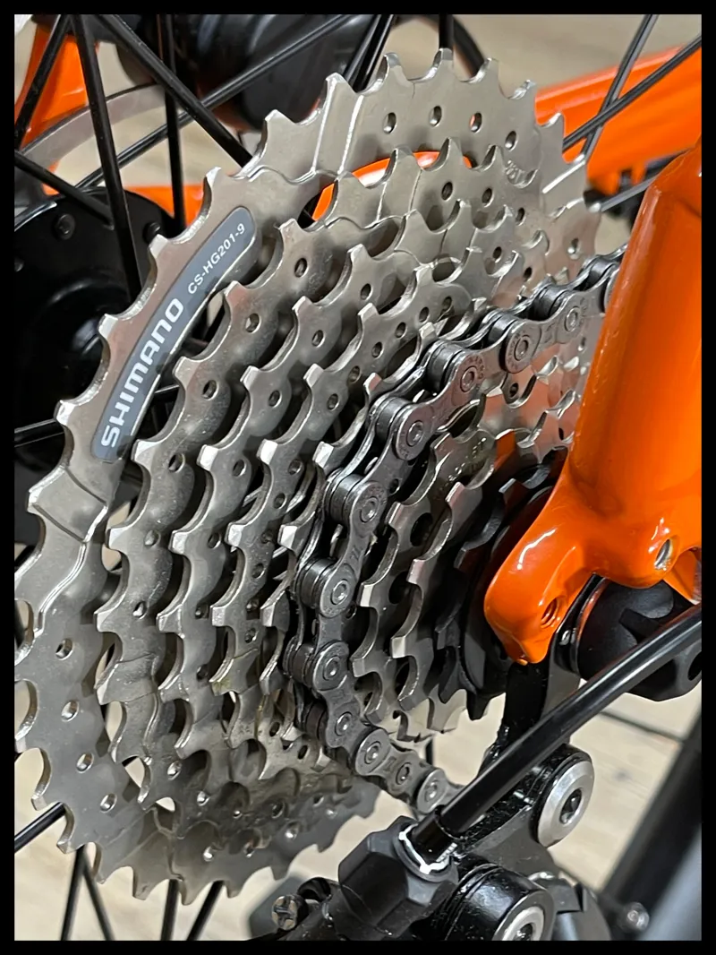 GT AVALANCHE SPORT GREY MOUNTAIN BIKE large 2024-2