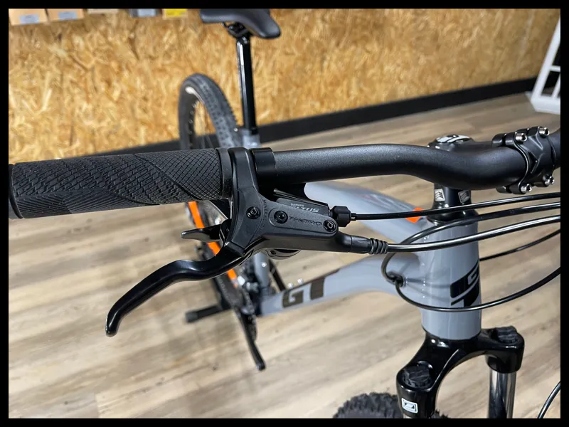 GT AVALANCHE SPORT GREY MOUNTAIN BIKE large 2024-6