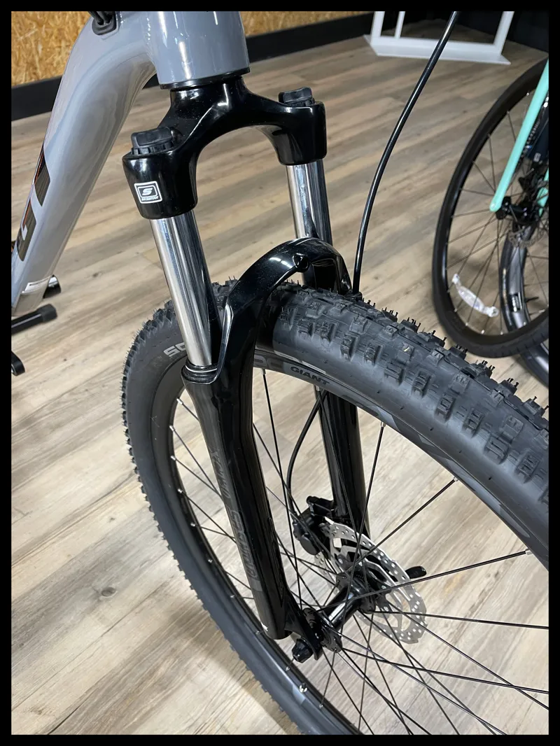 GT AVALANCHE SPORT GREY MOUNTAIN BIKE large 2024-7