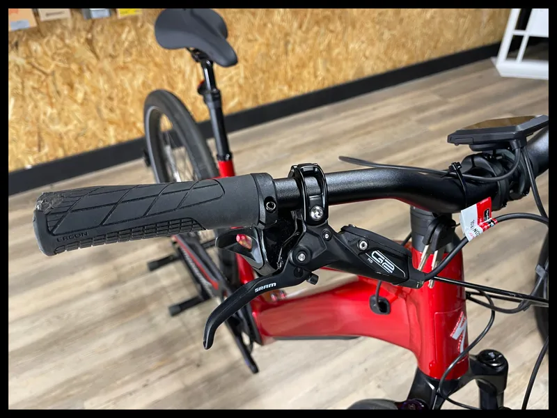 Specialized Vado 5.0 step through Red Tint Silver Large 2022 Ex Display-5