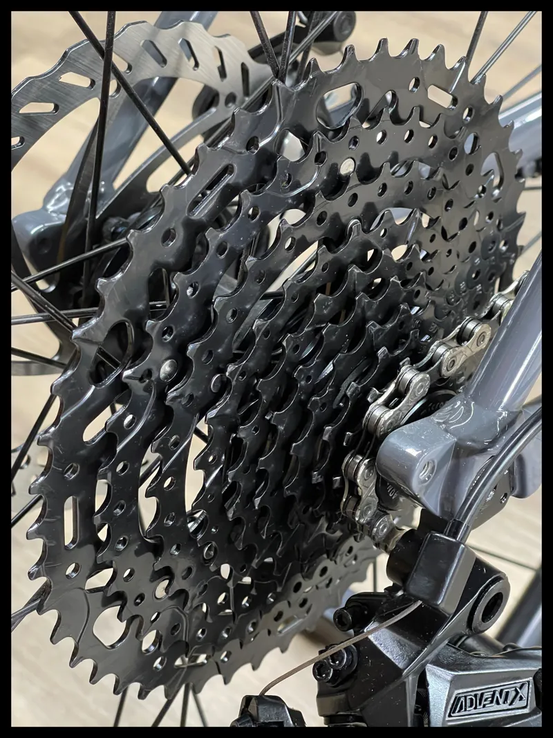 Gt Grade Sport Disc Gravel Bike in Wet Cement Grey Small 2023-2