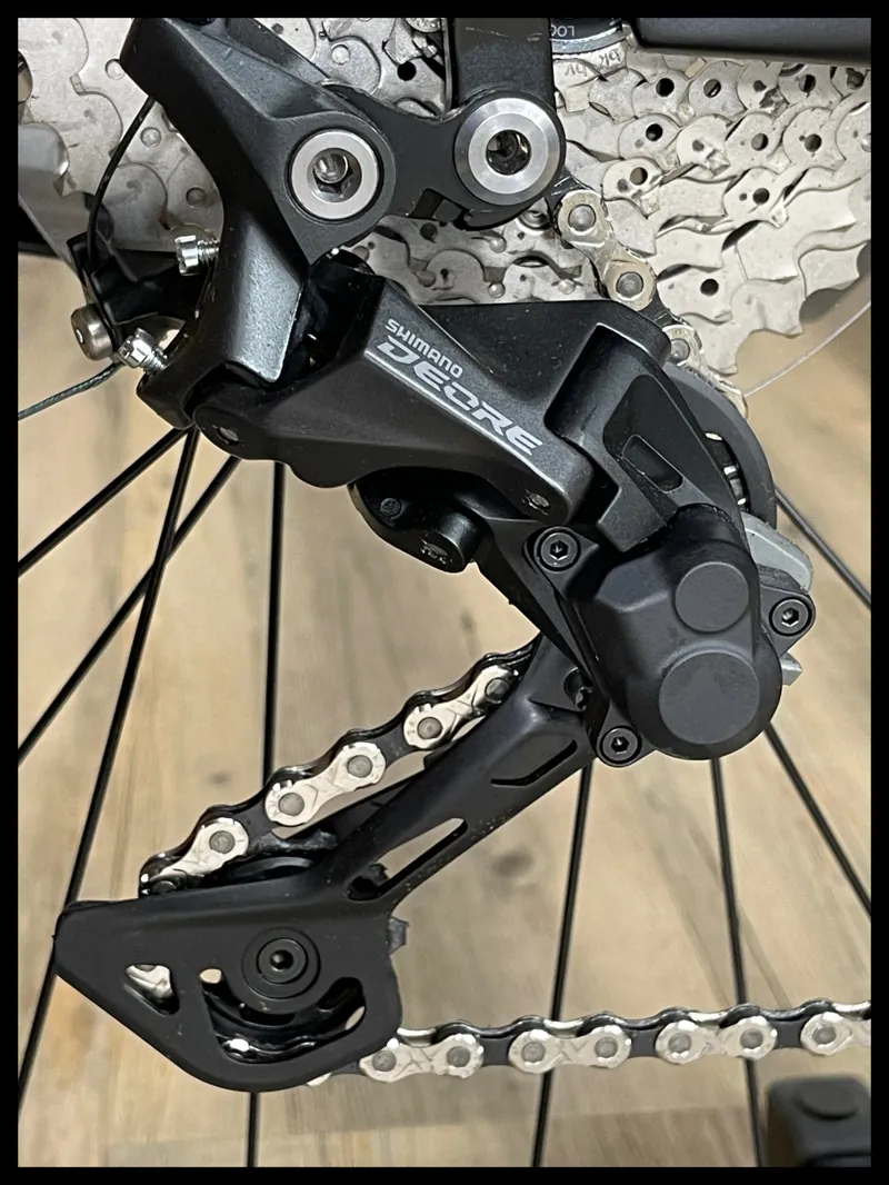 Giant Explore E+ 1 625 Gents Medium Gunmetal Black 2021 Ex-Demo-3