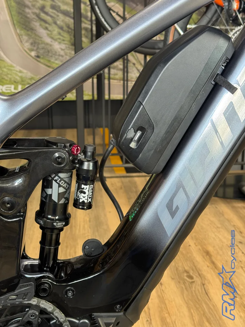 Giant Reign Advanced E+ 1 25km/h Large Mercury/ Carbon Smoke Approved Used-4
