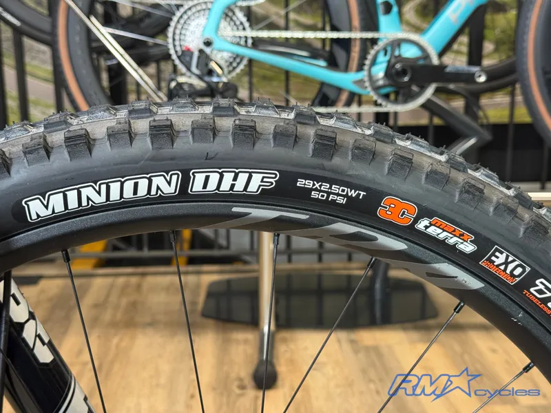 Giant Reign Advanced E+ 1 25km/h Large Mercury/ Carbon Smoke Approved Used-10