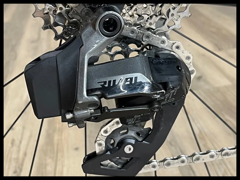 Vitus Energie Evo Rival Medium White Black Cross Bike 2024 Approved Used-3