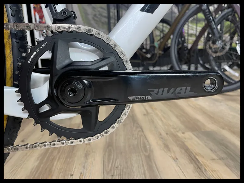 Vitus Energie Evo Rival Medium White Black Cross Bike 2024 Approved Used-4