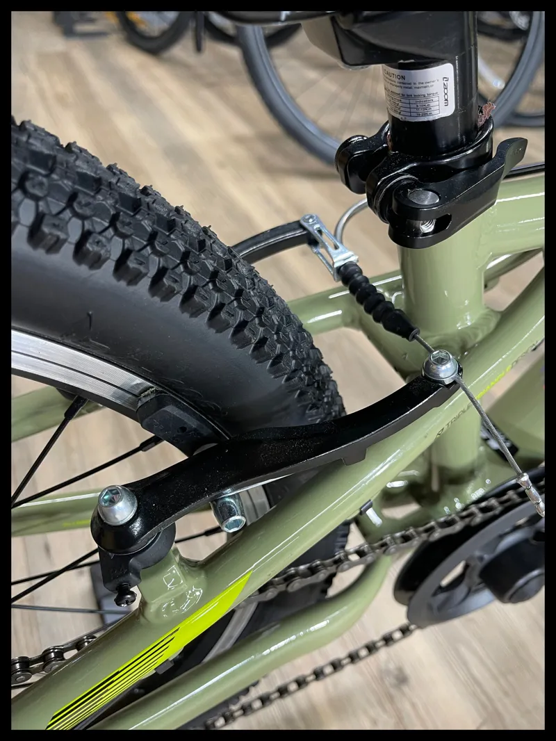 GT Stomper Ace 20 wheel Kids Bike Green 2024 -5