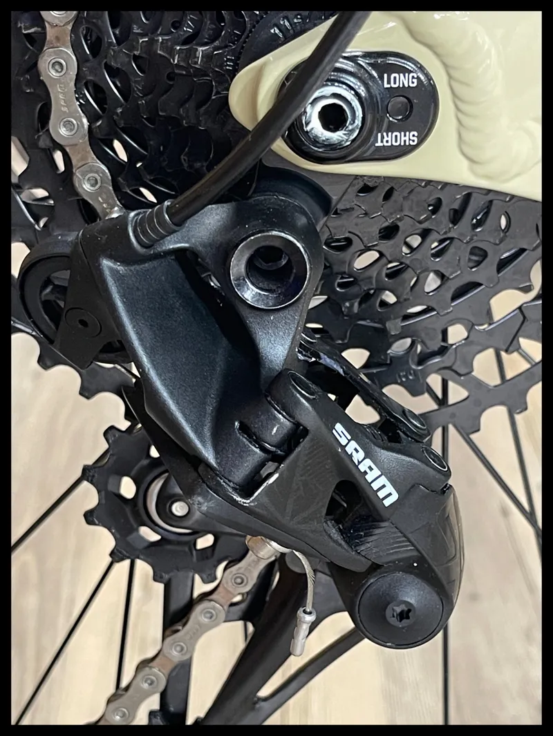 GT Force Carbon Elite 29 Tan Unisex Large 2023 Ex-Demo-3