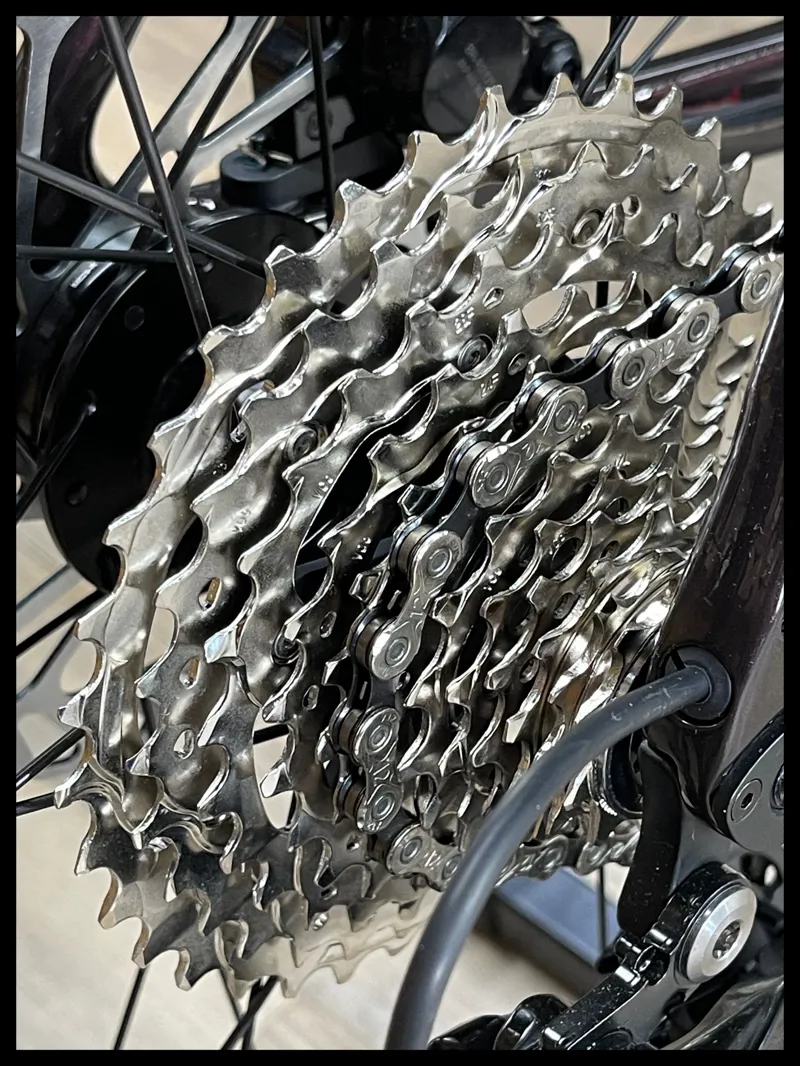 2024 Giant Defy Advanced 2 ML Tiger Red/Dried Chilli-2