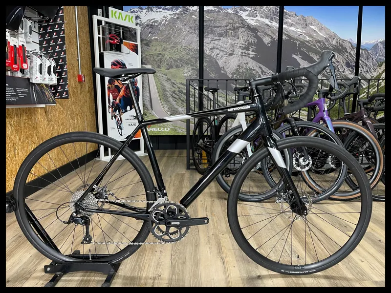 2022 Cannondale Synapse 2 AL Black 56 cm Ex Demo