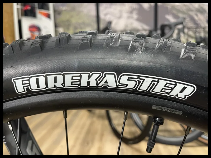 Liv Embolden 1 Black Large 29 2022 Ex-Display-9