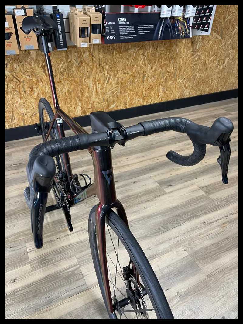 Giant TCR Advanced SL 0-DA Road Bike In Gloss Black Lava/Iris-5