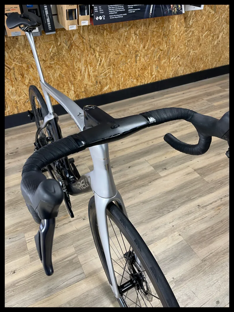 Pinarello Dogma F Disk 59.5 cm Ultegra Di2 Plutonium '24 Approved Used-6