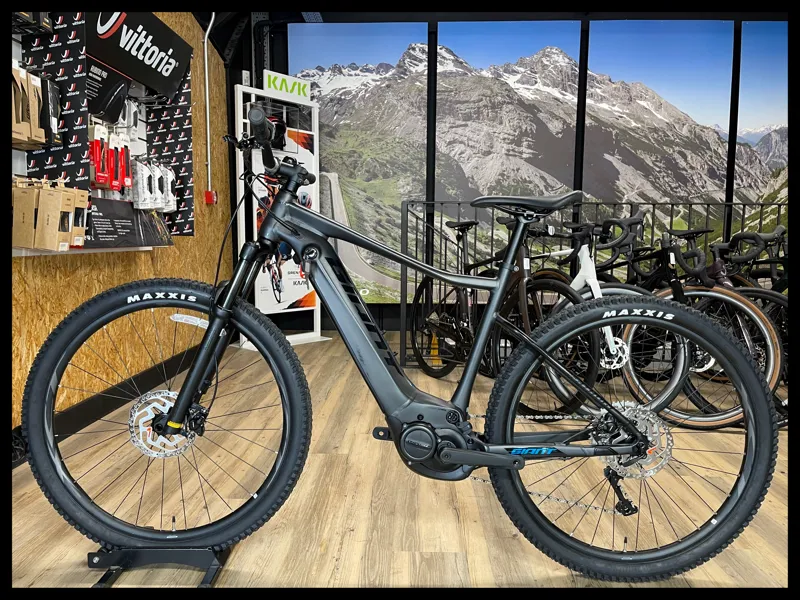 Giant Fathom E+ 2 Gunmetal Black Medium 2022 Ex-demo-1