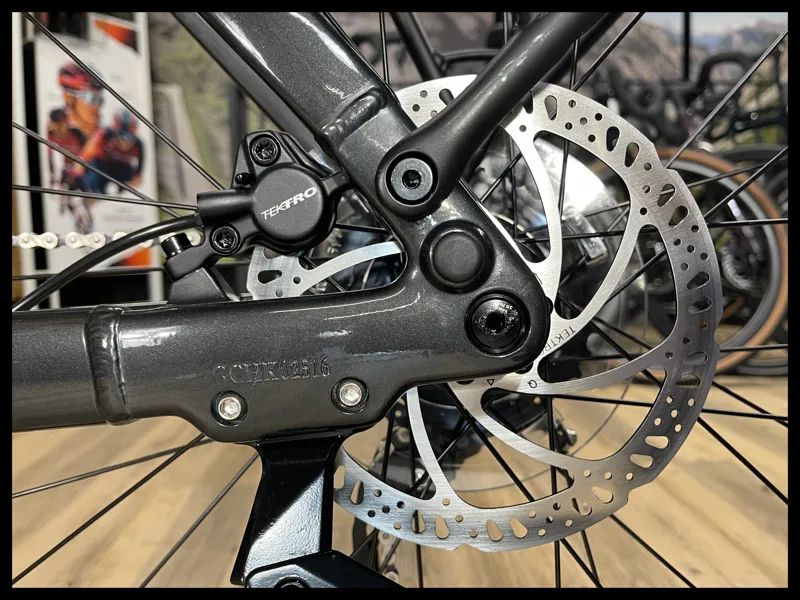 Giant Explore E+ 2 Stagger Gunmetal Black Large 2023-8