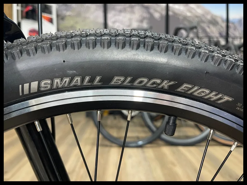 GT Stomper Ace 24 in Kids Mountain Bike in Ace White 2021 Ex-Display-8