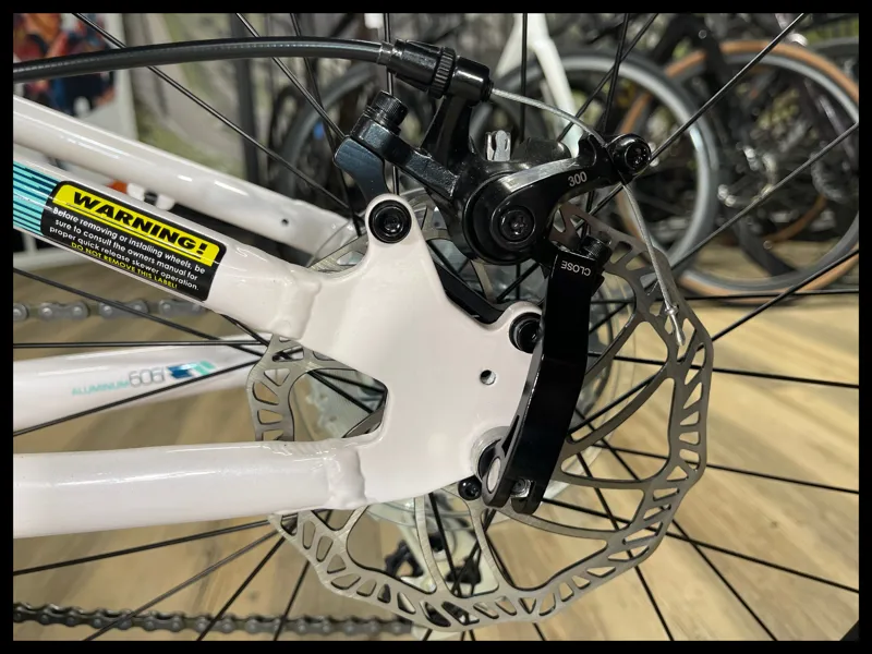 GT Stomper Ace 24 in Kids Mountain Bike in Ace White 2021 Ex-Display-7