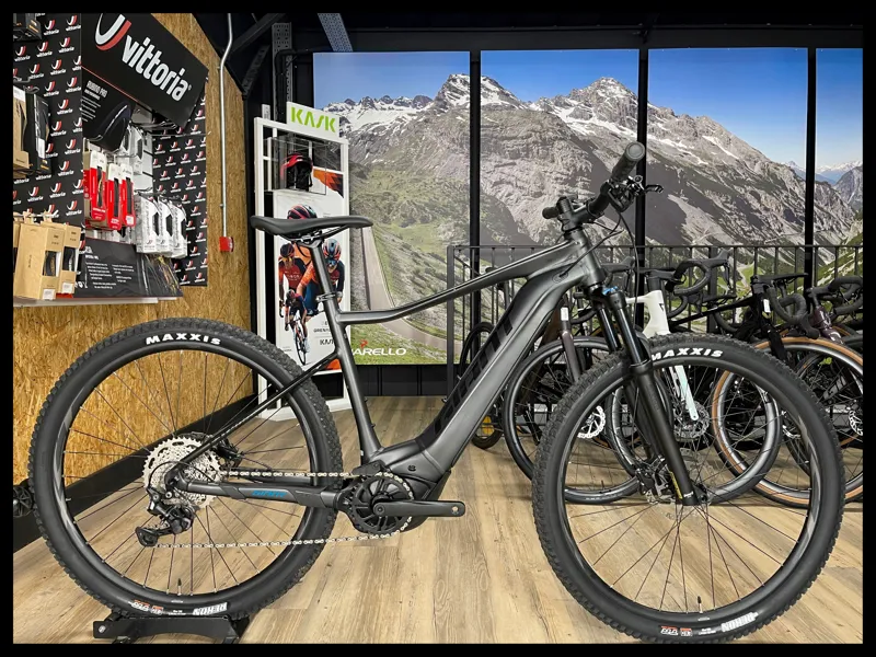 Giant Fathom E+ 2  Gunmetal Black Large 2022 Ex-Demo