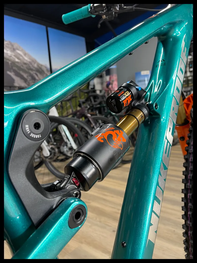 Nukeproof Mega 297 carbon factory petrol green 2024 Medium-4