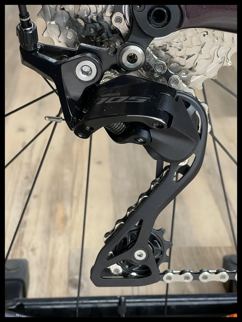 Giant Defy Advanced 2 Tiger Red Large 2024 Ex-Display-3