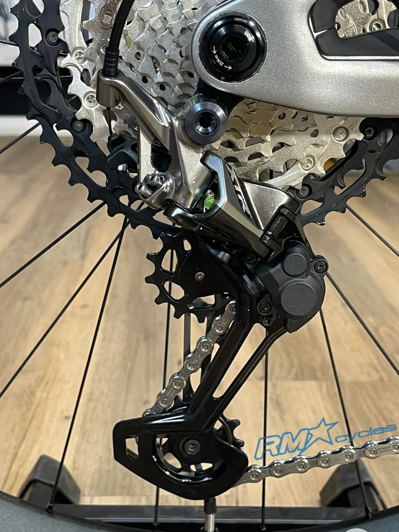 Pivot Trail 429 Large Silver Pro XT Enduro Mountain Bike-8