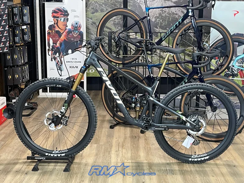 Pivot Switchblade V6 29 Pro XT/XTR Stealth Mojave Mountain Bike Large -1