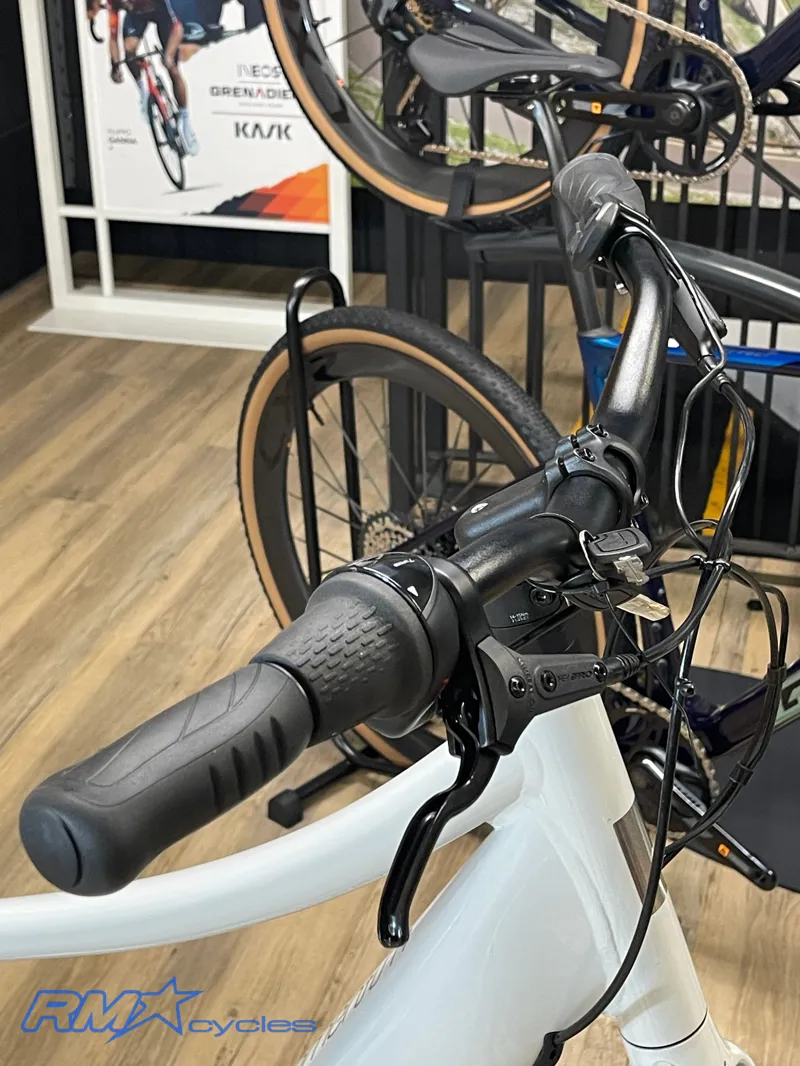 Momentum Vida E+ GTS 25km/h Electric City Bike Lunar Large Ex-display-3