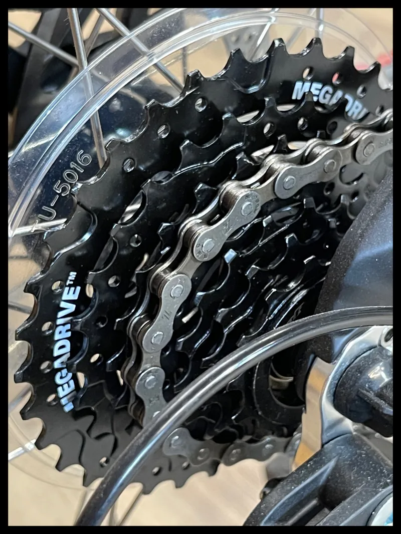 GT Aggressor Comp 29 Medium Satin Black 2022-2