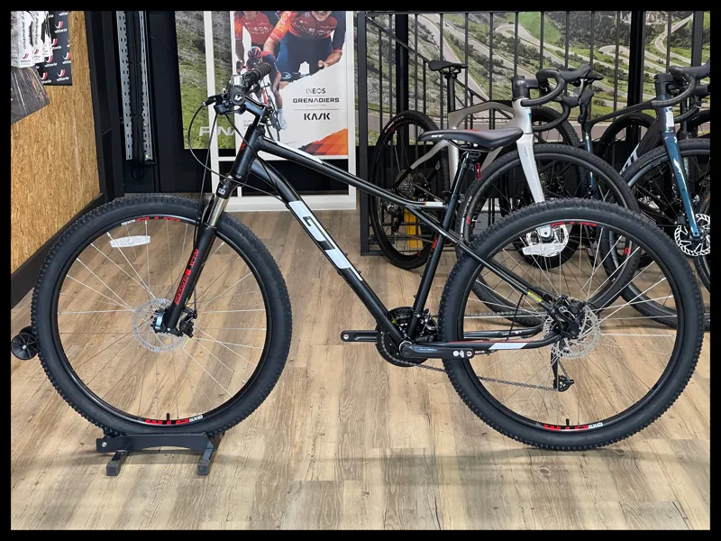 GT Aggressor Comp 29 Medium Satin Black 2022-1