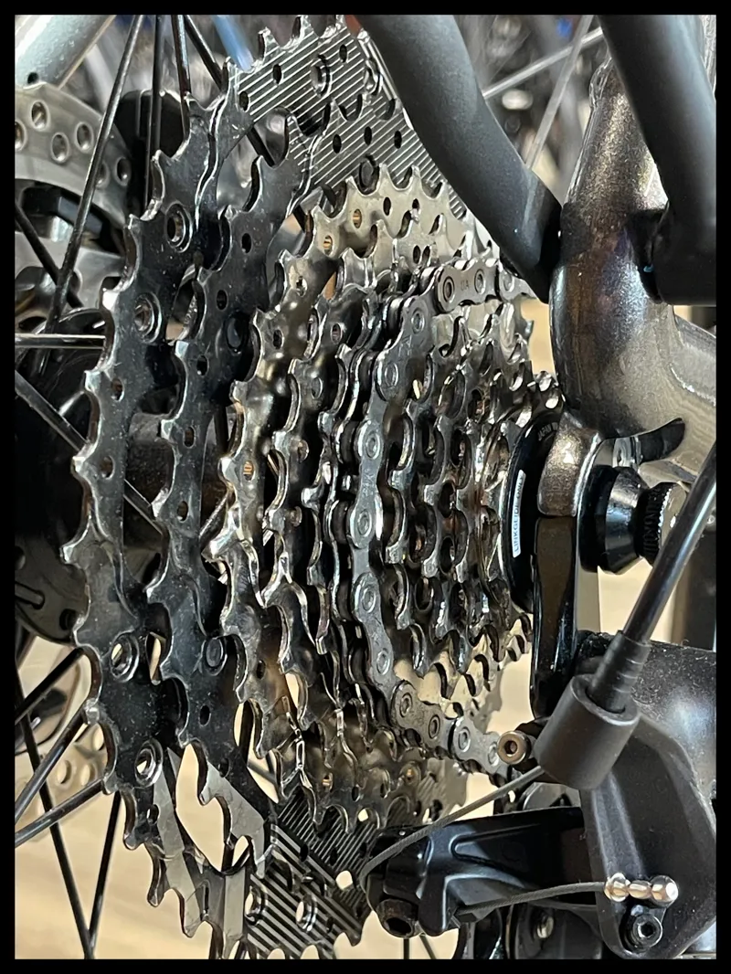 Giant DailyTour E+ 2D GTS D 25km/h Medium Space Grey 2022 Ex-Demo-2