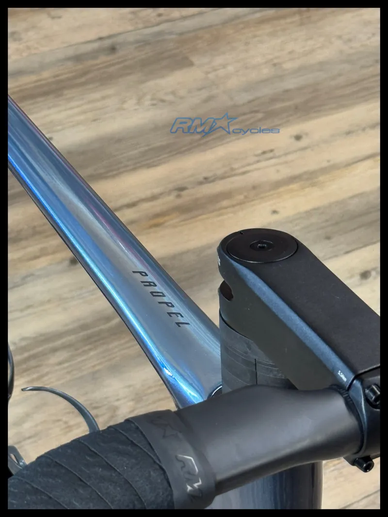 Giant Propel Advanced pro 0 AXS 2025 Medium Gloss Ocean Twilight/Chrome Ex-Demo-2