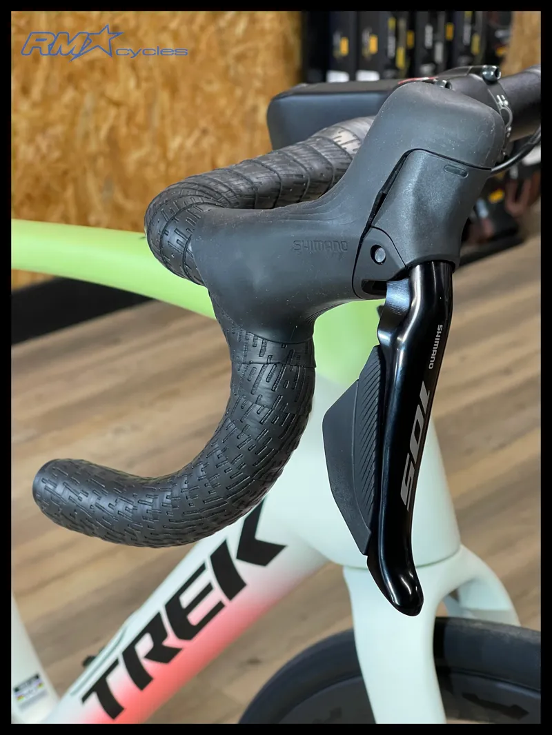 Trek Domane SL 6 Gen 4 Road Bike In Era White/Glowstick/Coral Fade-6