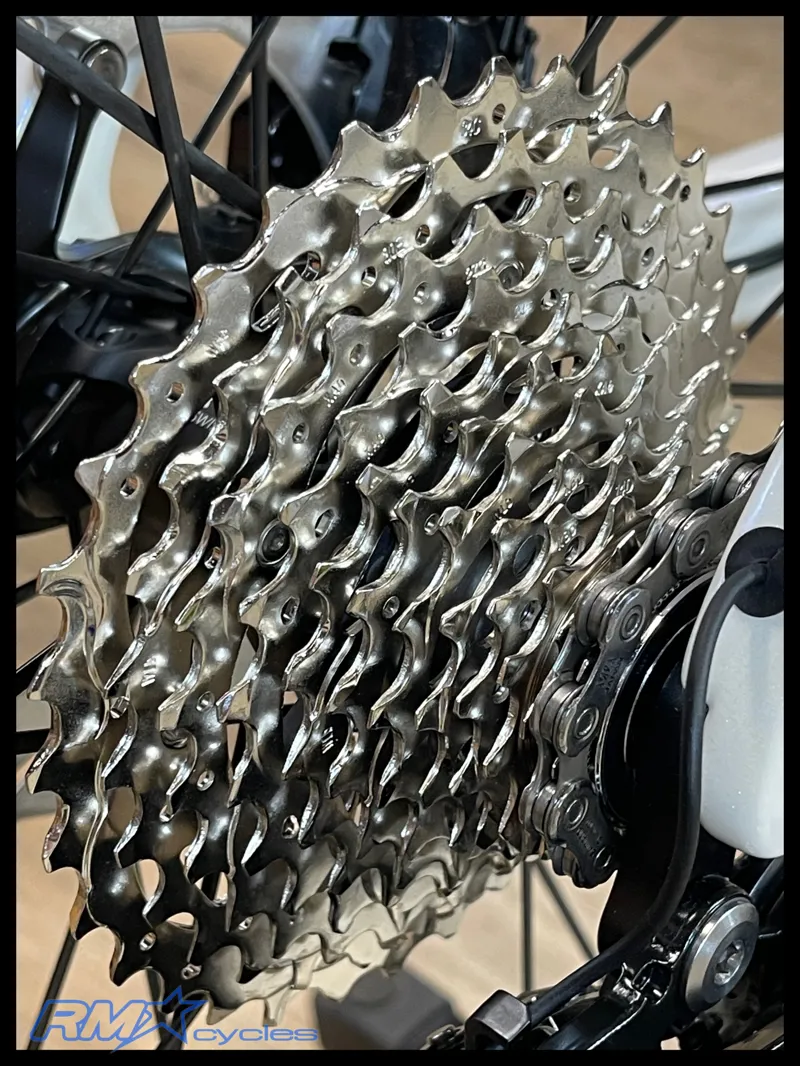 F3 105Di2 DT Swiss Bicycle Alabaster white-3