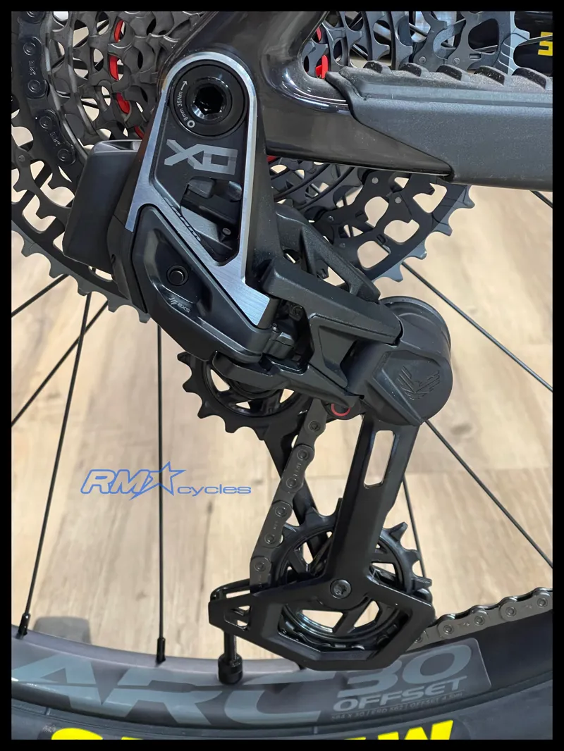 Santa Cruz 5010 5 CC MX Black X0AXS 2025-4