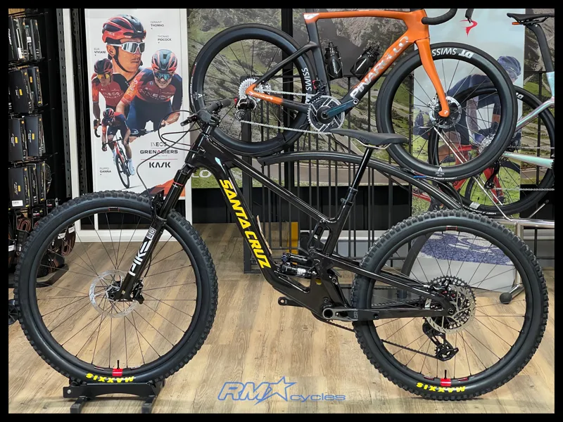 Santa Cruz 5010 5 CC MX Black X0AXS RSV 2025-1