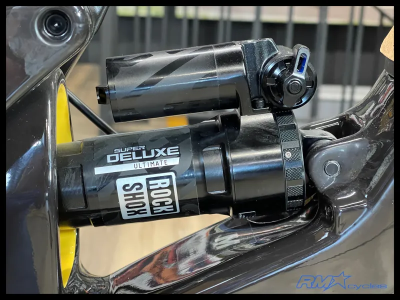 Santa Cruz 5010 5 CC MX Black X0AXS RSV 2025-6